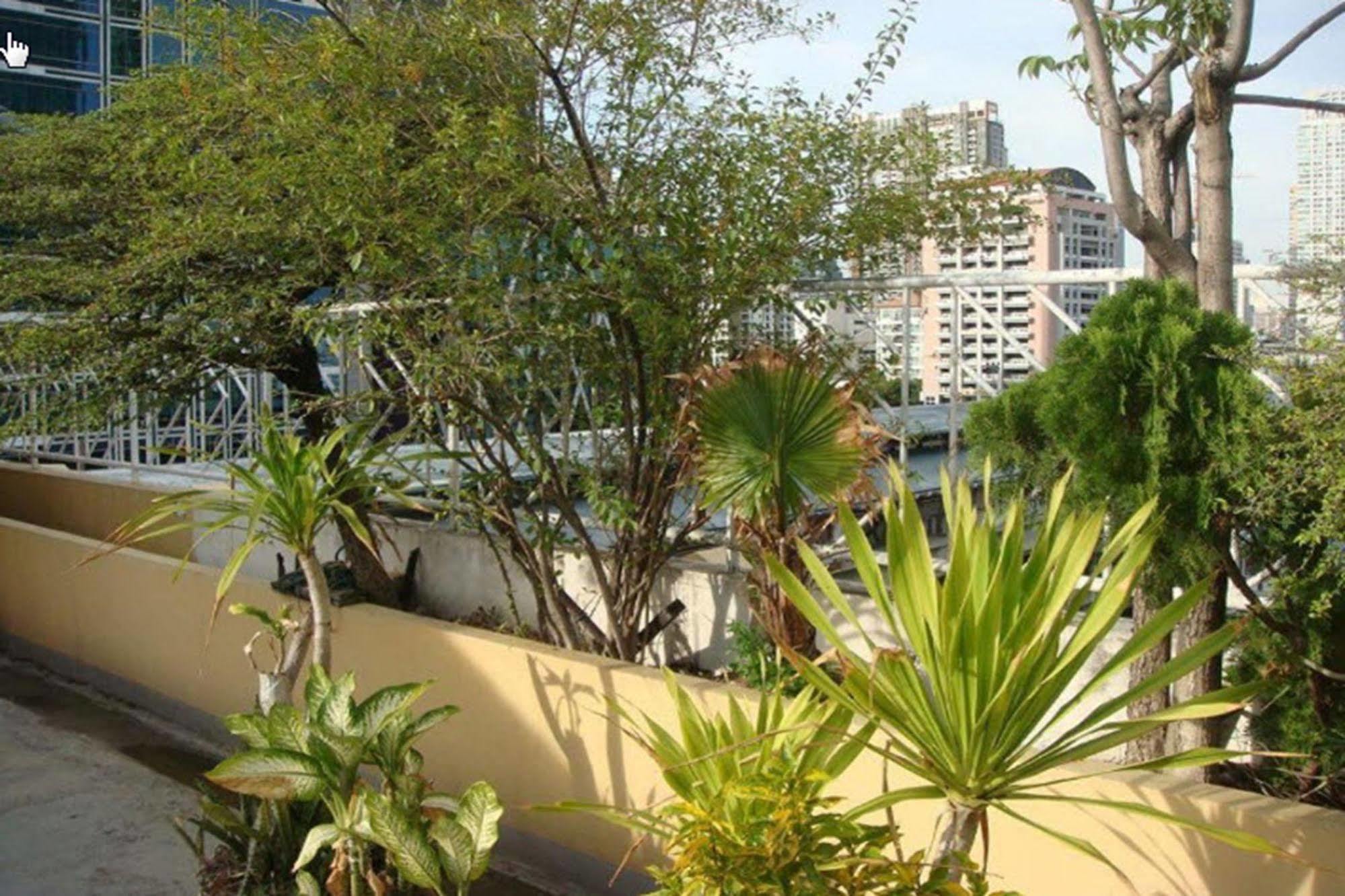 킹 로얄 가든 인 호텔 방콕 외부 사진